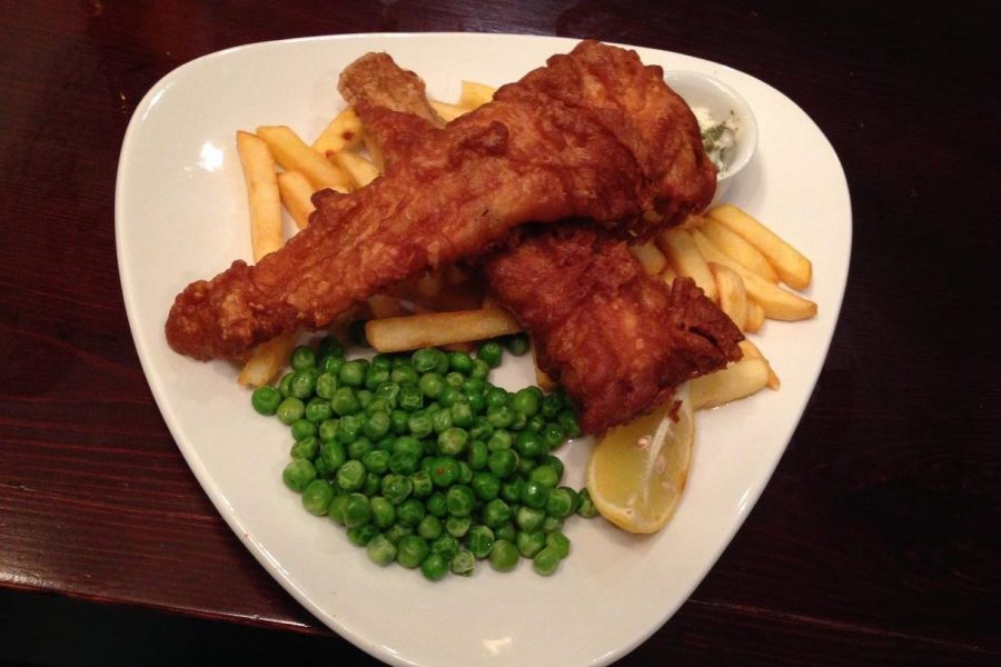 cardiff galles pub locale tipico cena birra fish & chips
