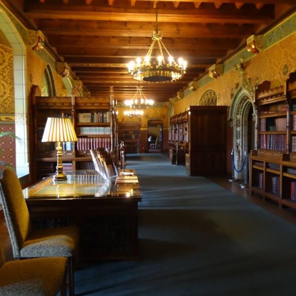 cardiff galles sale interne castello libreria biblioteca