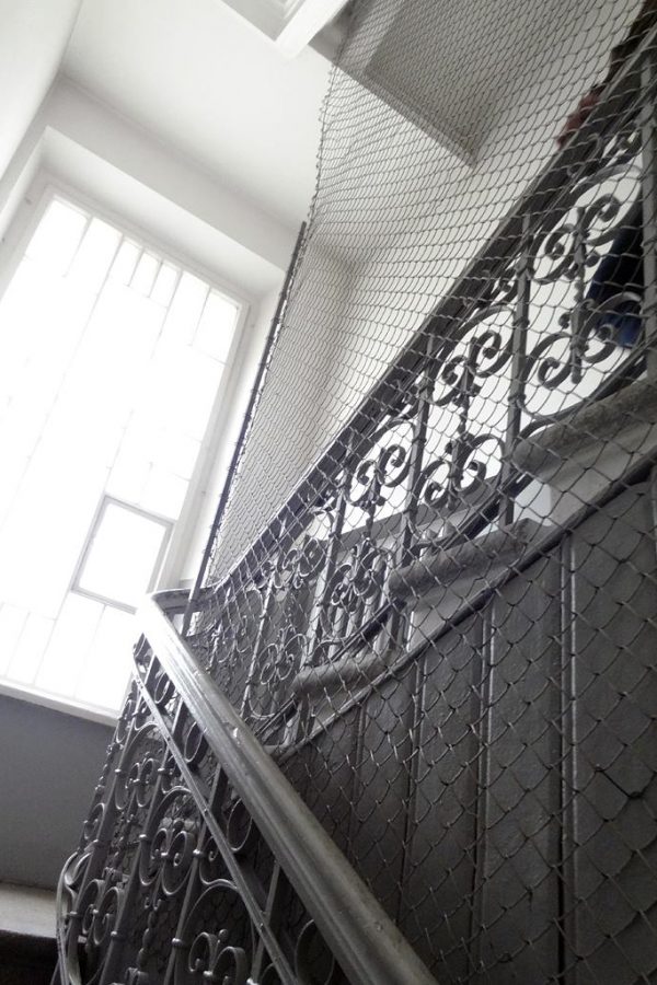 museo delle vittime del genocidio scale con rete KGB vilnius