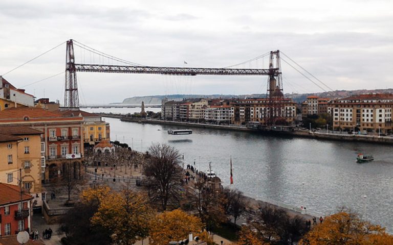 Ponte di Biscaglia, il più antico ponte trasportatore sospeso del mondo