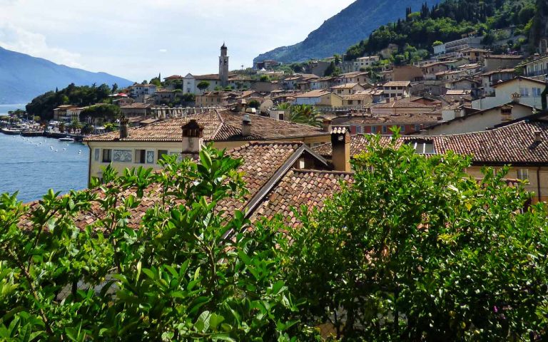 Limone sul Garda, cosa vedere nella serra a cielo aperto del lago