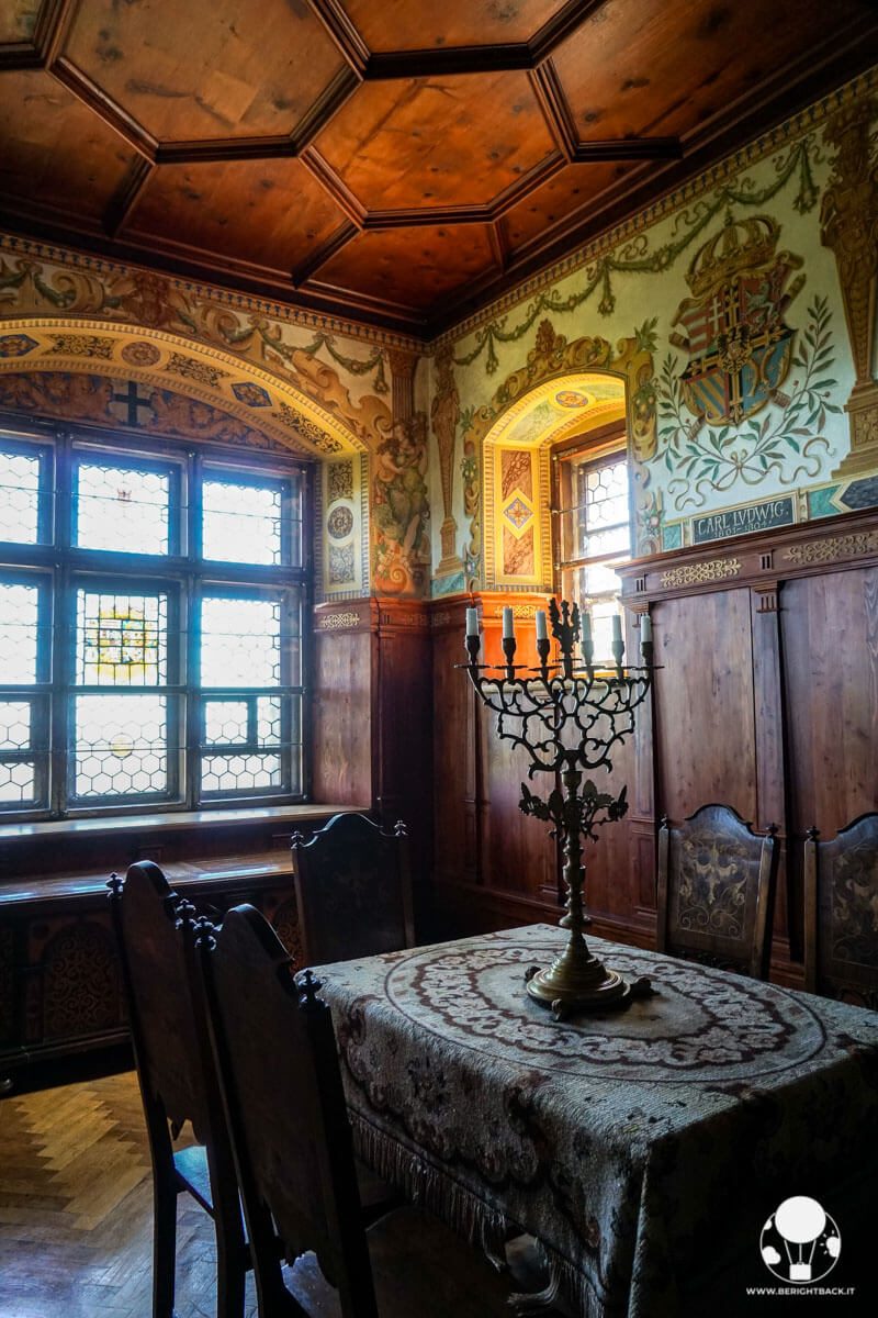 Castello di Bouzov, sala da pranzo decorata
