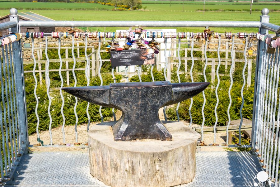 gretna green scozia labirinto innamorati incudine