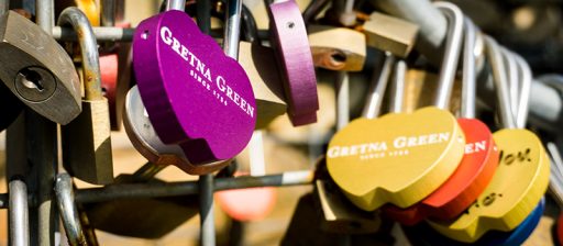 Sposarsi a Gretna Green, l’ultimo (e super kitsch) villaggio di Scozia