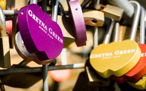 Sposarsi a Gretna Green, l’ultimo (e super kitsch) villaggio di Scozia