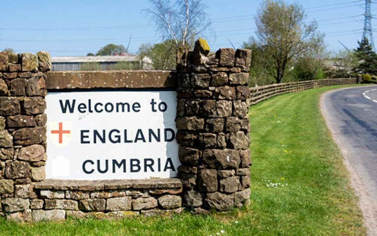 confine inghilterra scozia welcome to cumbria cartello