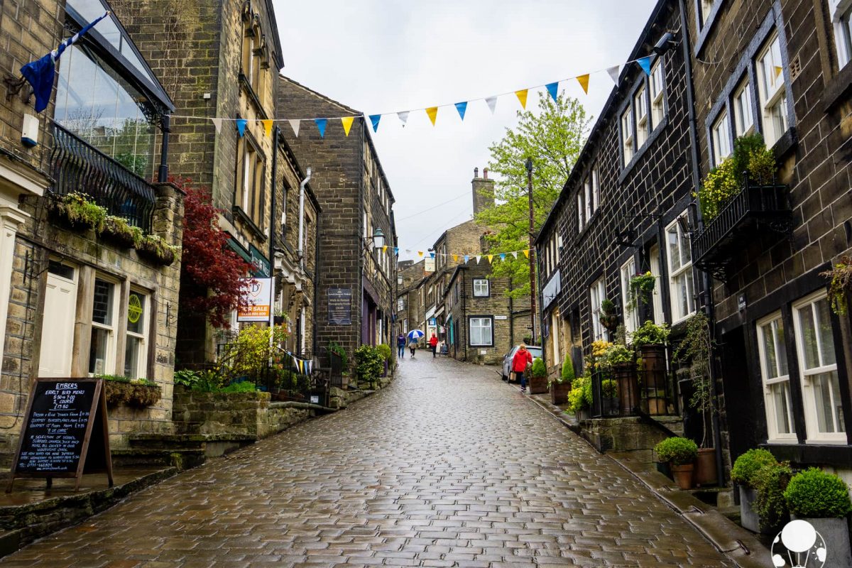 haworth paese sorelle bronte main street negozi e addobbi