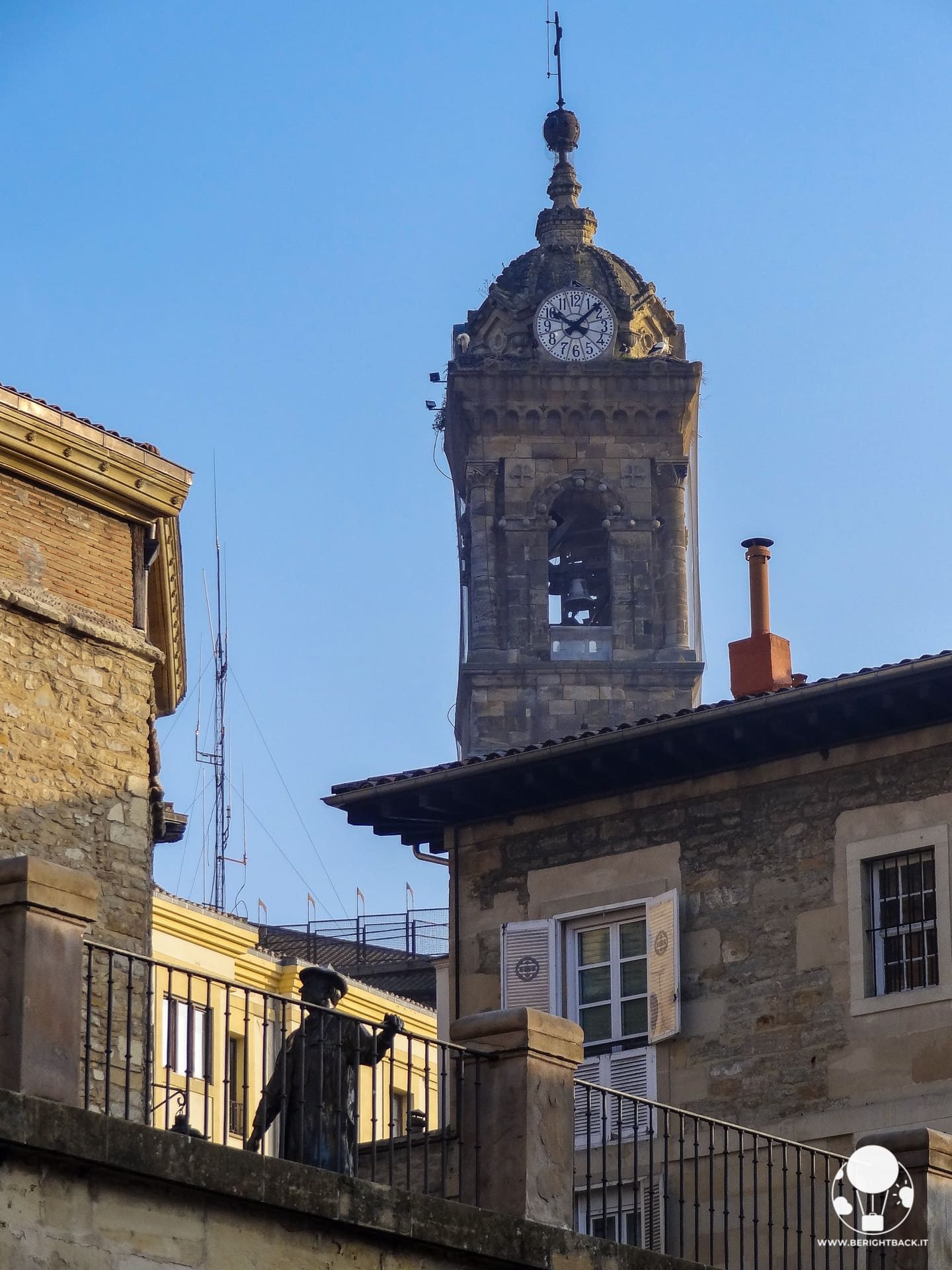 vitoria gasteiz capitale paesi baschi spagna statua celedon festa cittadina