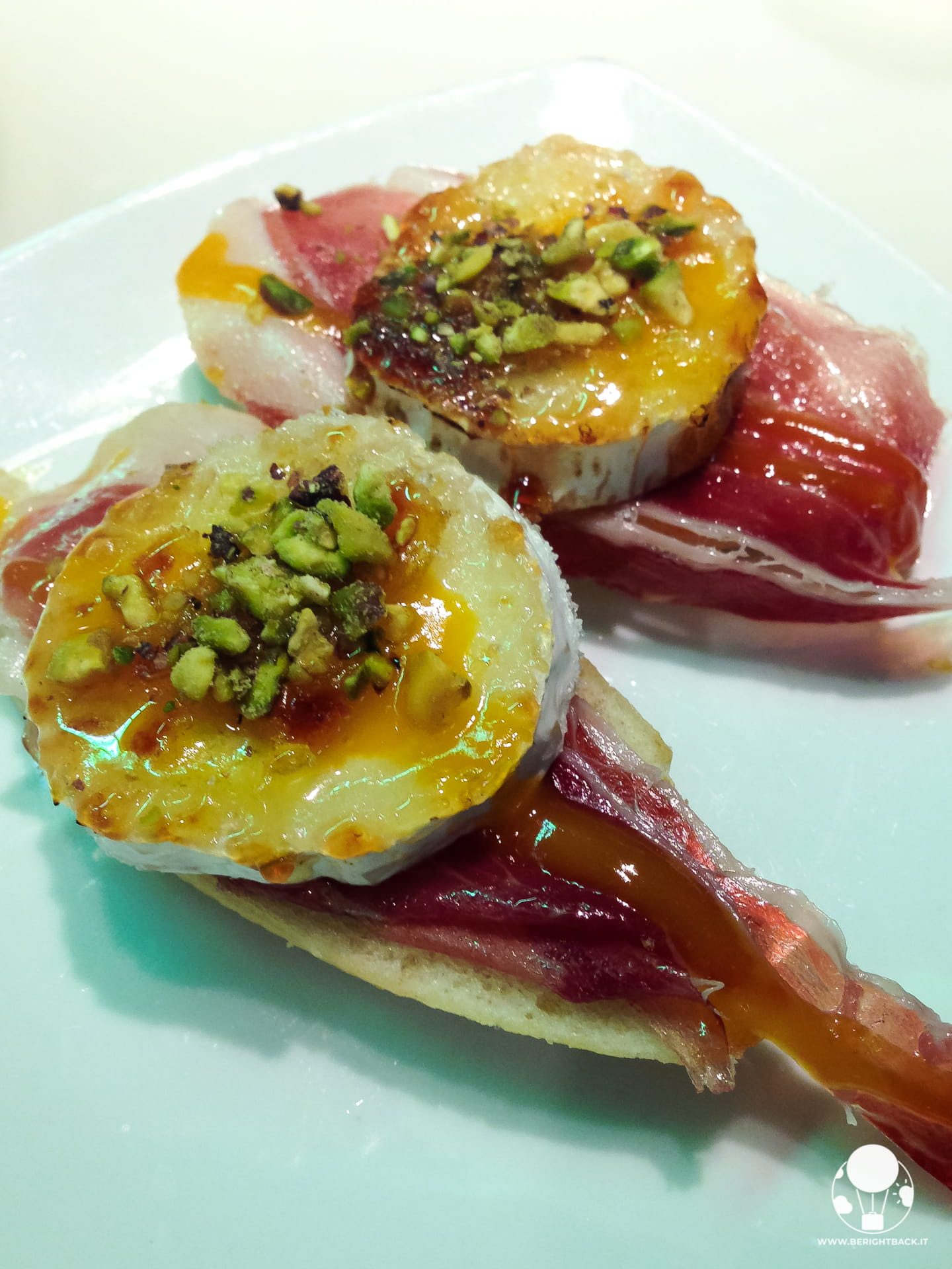 vitoria gasteiz capitale paesi baschi spagna tapas pinchos jamon prosciutto queso formaggio