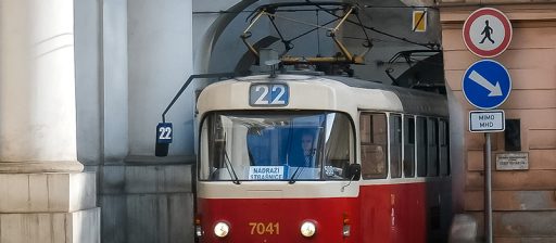 Scoprire Praga in solitaria a bordo del tram 22