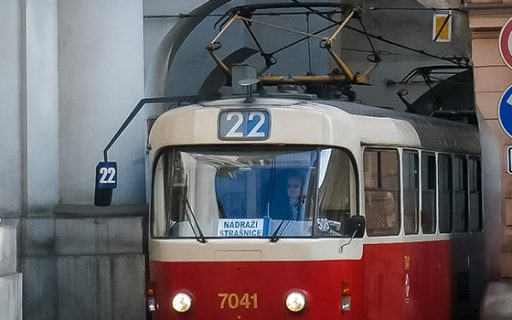 Scoprire Praga in solitaria a bordo del tram 22