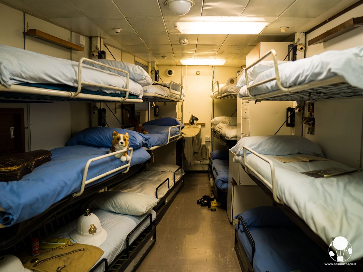 La stanza dedicata all'equipaggio sulla Royal Yacht Britannia, Edimburgo