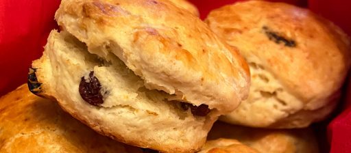 Merenda British style: cosa sono gli scones e come si preparano
