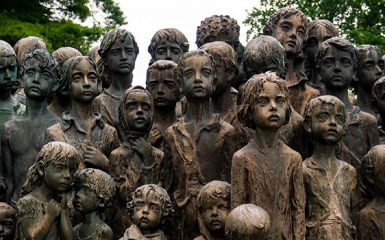 Lidice, il villaggio che si è rifiutato di sparire ed oggi urla la sua storia