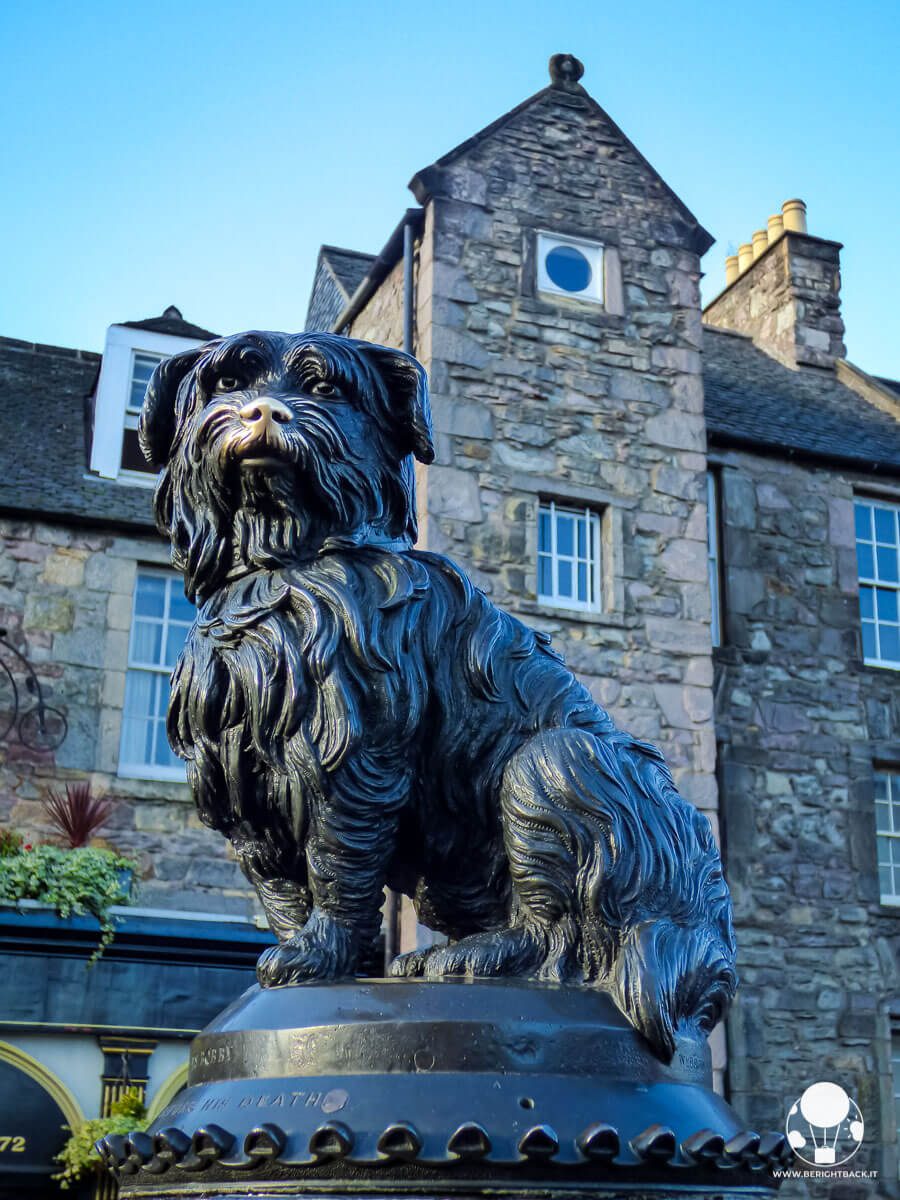 La statua del cagnolino Greyfriars Bobby