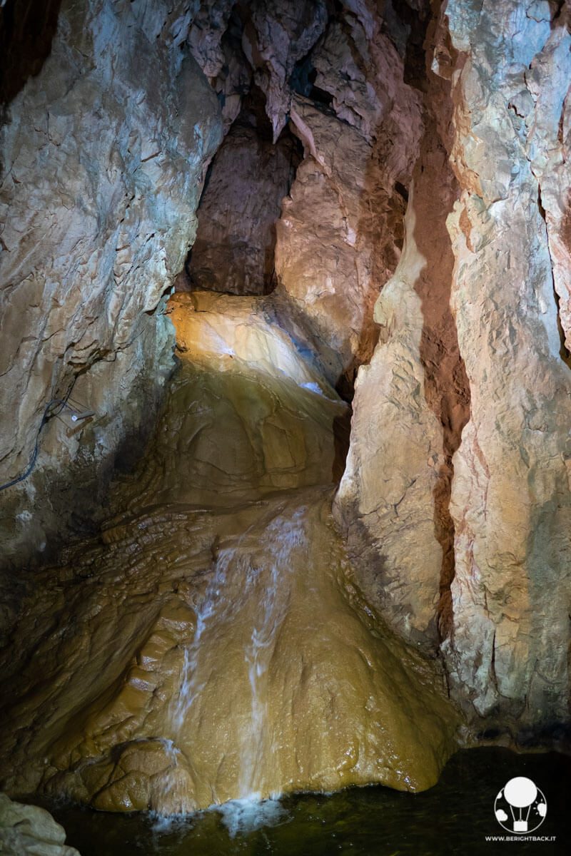 Grotta di Stopića, la fonte del fiume Trnavski potok