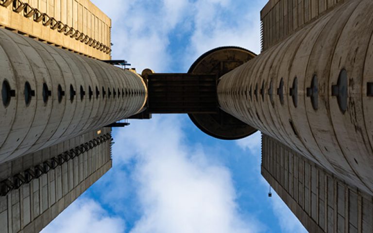 Belgrado brutalista: la Genex Tower, porta ovest della città