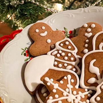 Dolci di Natale cechi, biscotti al pan pepato decorati