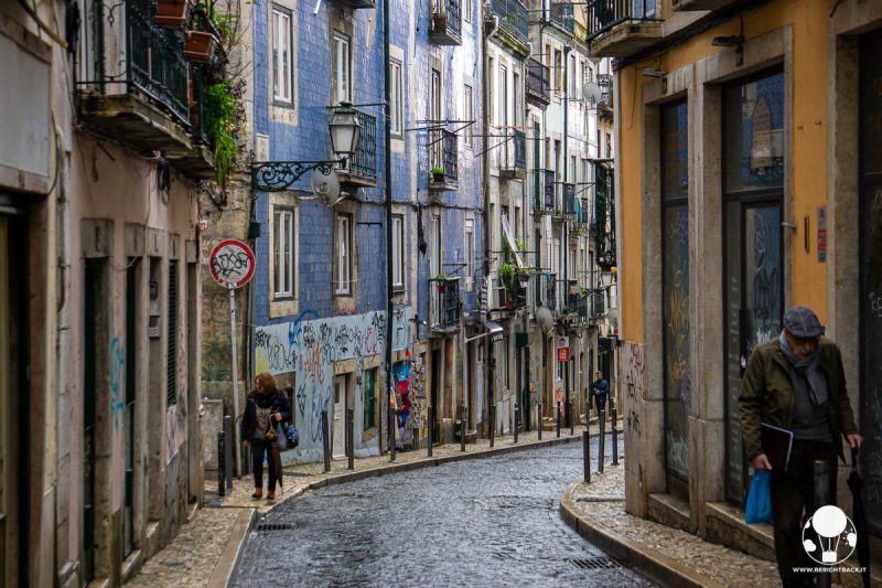 cosa-vedere-a-lisbona-bairro-alto-azulejos-berightbackit