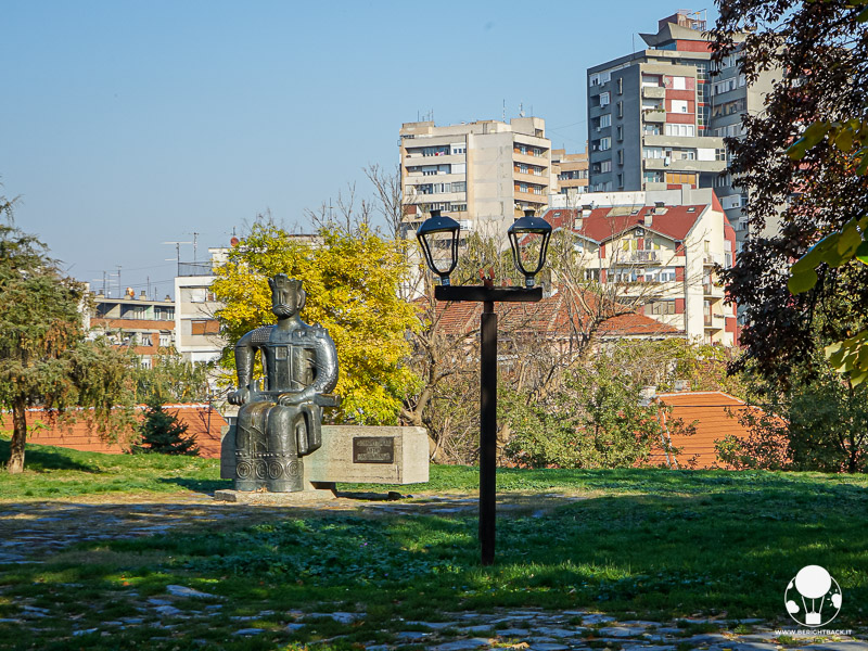 krusevac-serbia-cosa-vedere-cittadella-lazar-statua-berightbackit