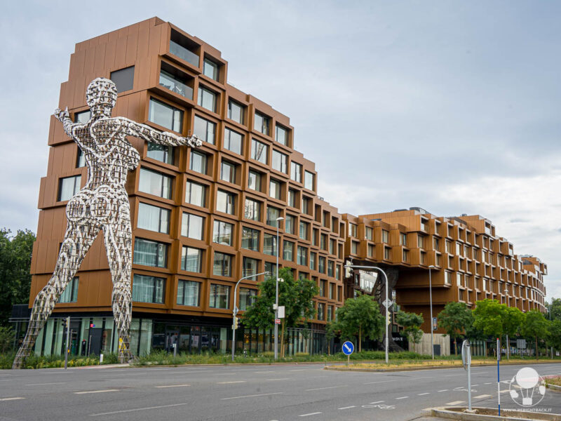 karlin-praga-centro-fragment-statua-lilith-berightback