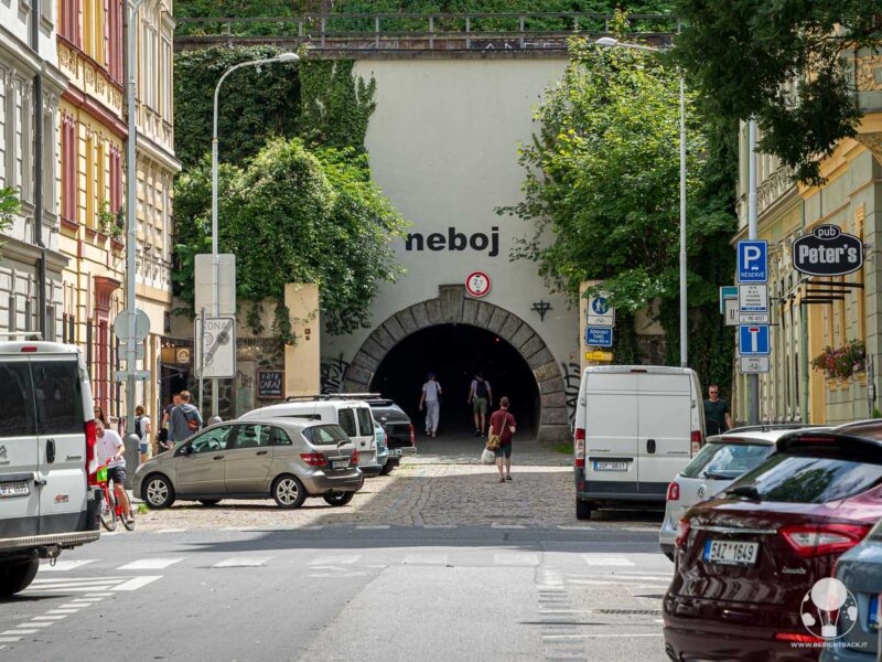karlin-praga-tunnel-neboj-berightback