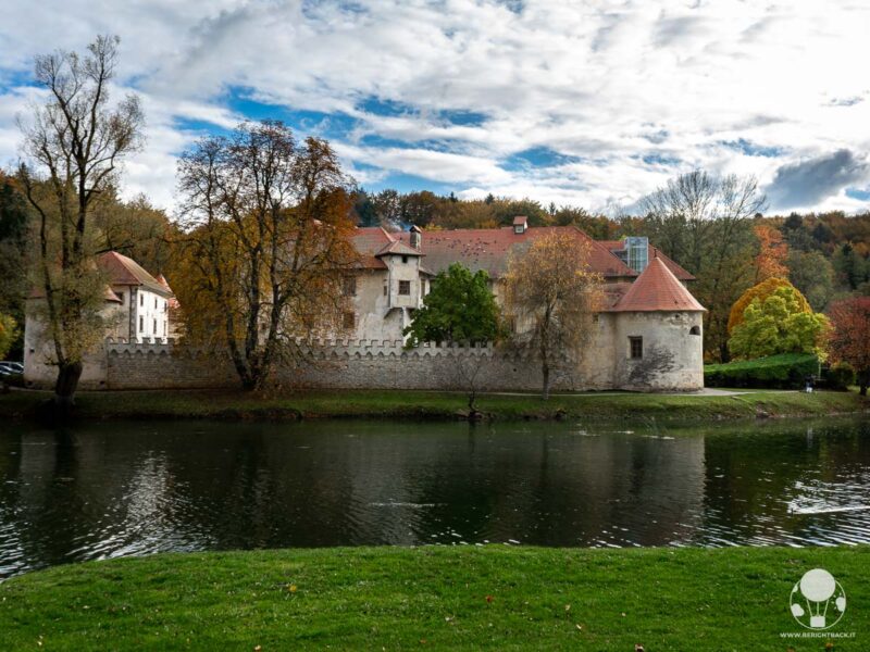 novo-mesto-slovenia-dintorni-castello-otocec-berightback novo-mesto-slovenia-dintorni-castello-otocec-berightback