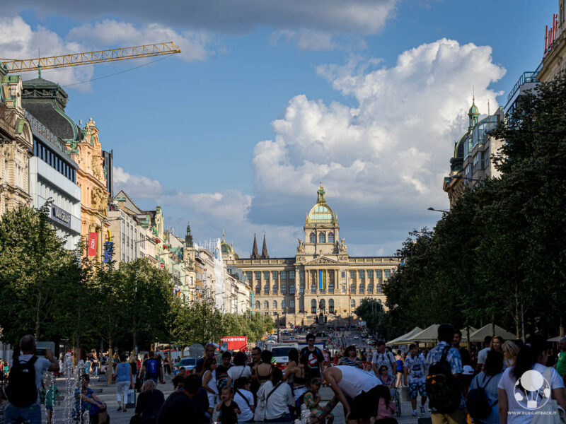 cosa-vedere-a-praga-piazza-venceslao-berightback
