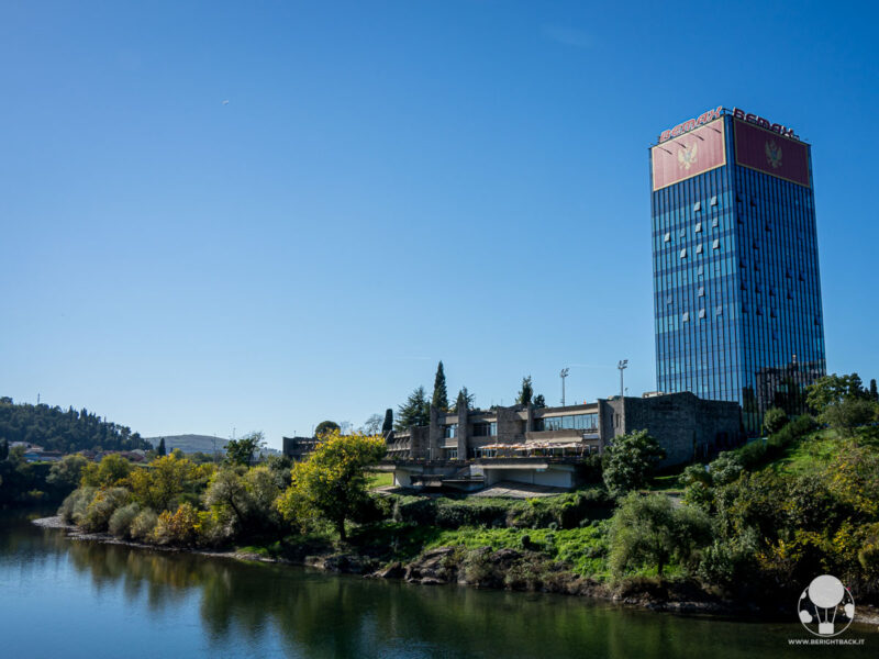 podgorica-montenegro-cosa-vedere-hotel-podgorica-brutalista-berightback podgorica-montenegro-cosa-vedere-hotel-podgorica-brutalista-berightback