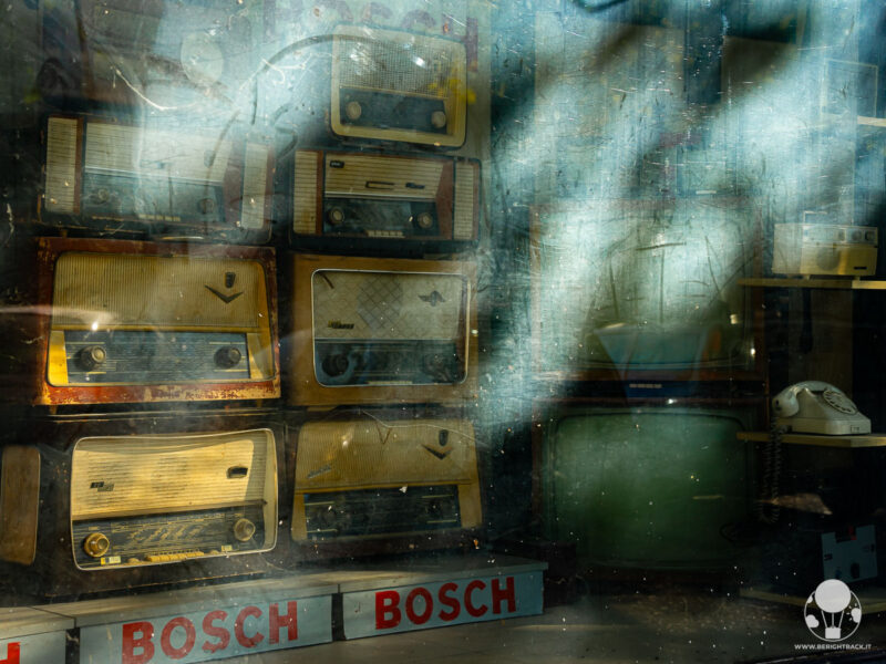 podgorica-montenegro-negozio-vintage-berightback podgorica-montenegro-negozio-vintage-berightback