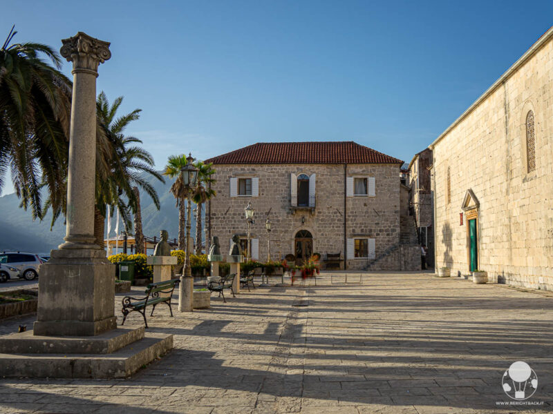 bocche-di-cattaro-cosa-vedere-perast-piazza-chiesa-san-nicola-berightback bocche-di-cattaro-cosa-vedere-perast-piazza-chiesa-san-nicola-berightback