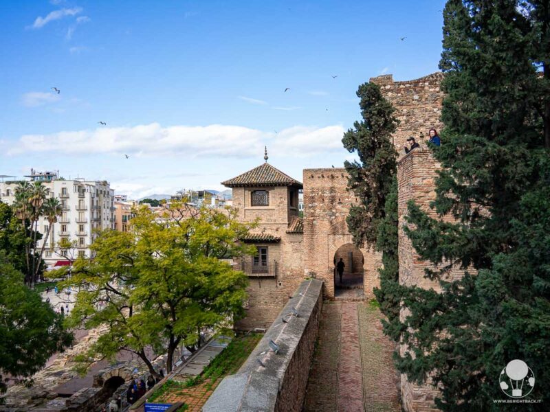 malaga-cosa-vedere-alcazaba-ingresso-fortezza-berightback