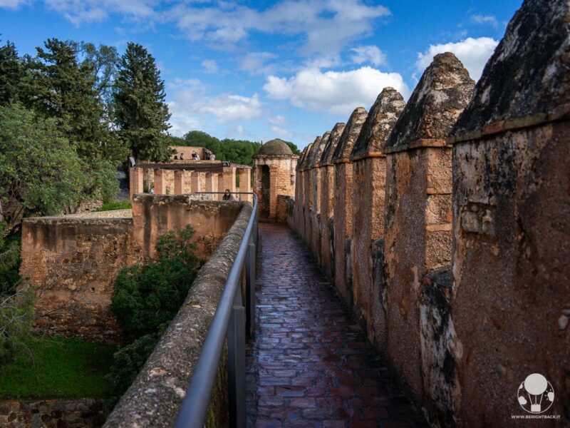 malaga-cosa-vedere-castello-gibralfaro-passeggiata-mura-berightback