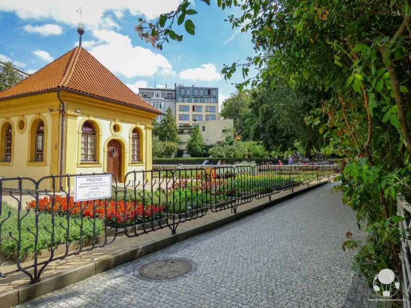 centro-praga-giardini-francescani-aiuole-berightback
