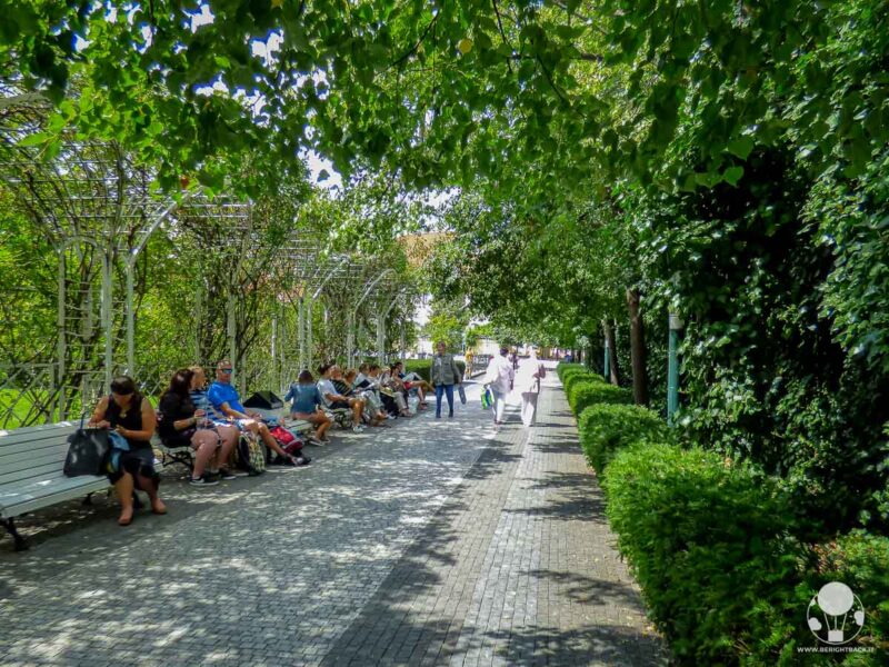centro-praga-giardini-francescani-panchine-berightback