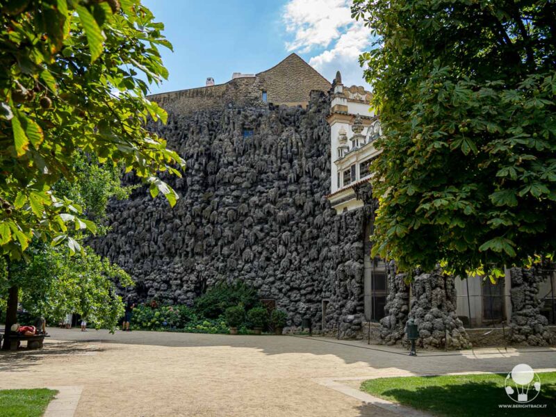 centro-praga-giardino-wallenstein-grotta-berightback