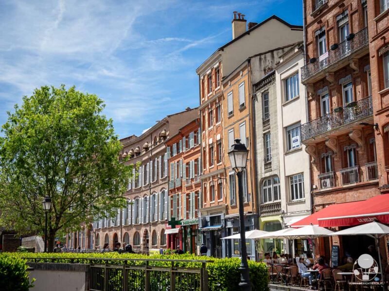 cosa-vedere-a-tolosa-piazza-saint-etienne-berightback