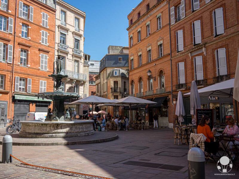 cosa-vedere-a-tolosa-piazza-salengro-berightback