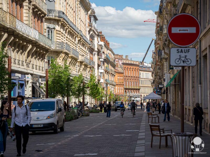 cosa-vedere-a-tolosa-rue-boulbonne-berightback
