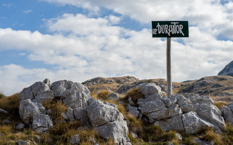 Durmitor in Montenegro: il parco tra laghi, ponti e montagne